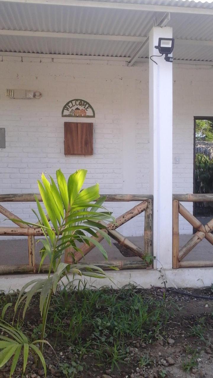 Casita Madame Hotel Puerto Lopez Exterior photo
